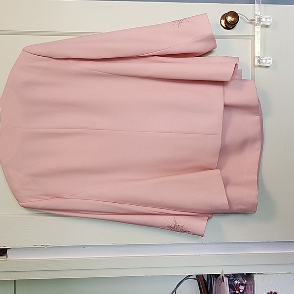 Two piece skirt and jacket suit set - Picture 6 of 6